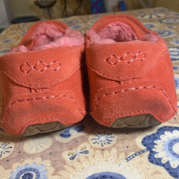 Uggs slippers beautiful color size 8/free handmade cc holder - Picture 6 of 7